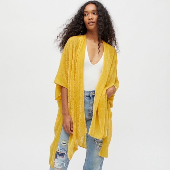 Urban Outfitters Other - UO Nola Burnout Robe